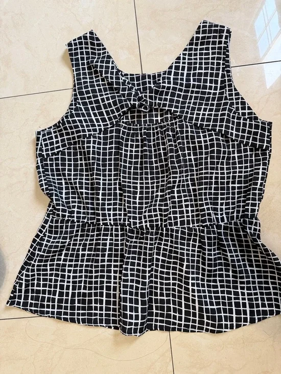 GAP Black & White Grid Peplum Tank - Women's - Picture 2 of 4